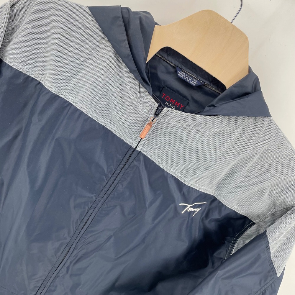 Tommy Jeans Mens XXL Blue Grey Hooded Windbreaker Jacket Hilfiger 85 Graphic